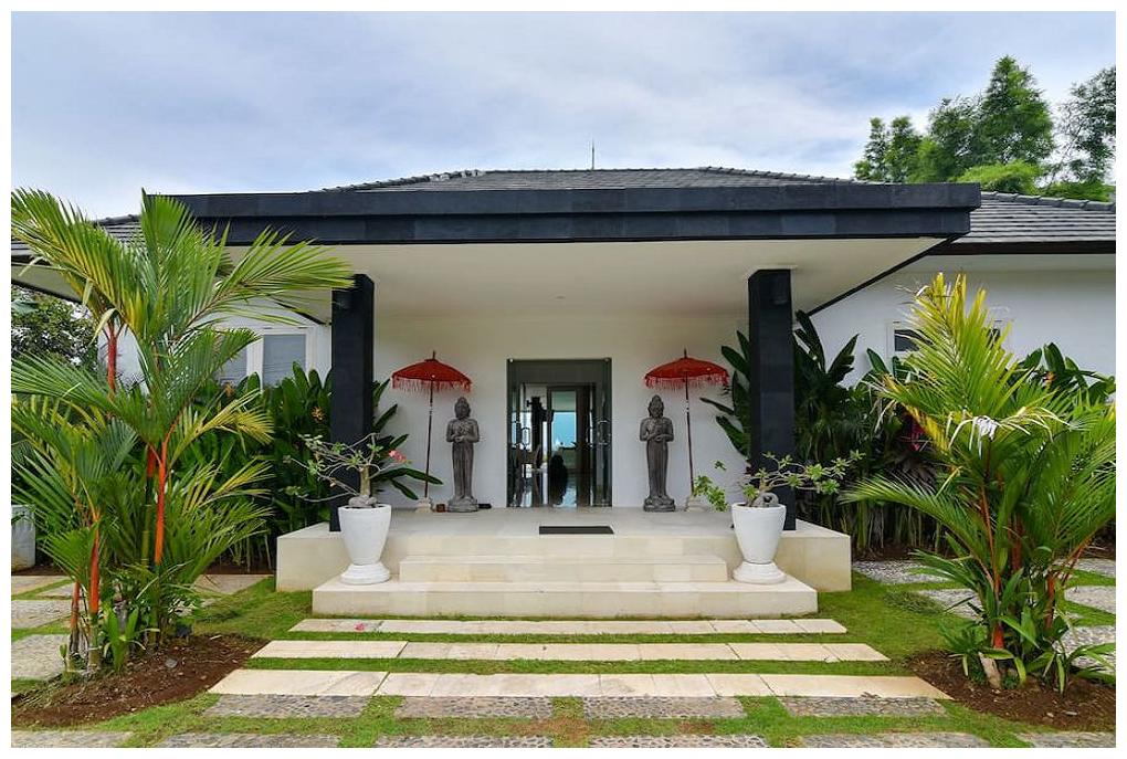 Villa Bali Wahyu Sedana Villa Entry