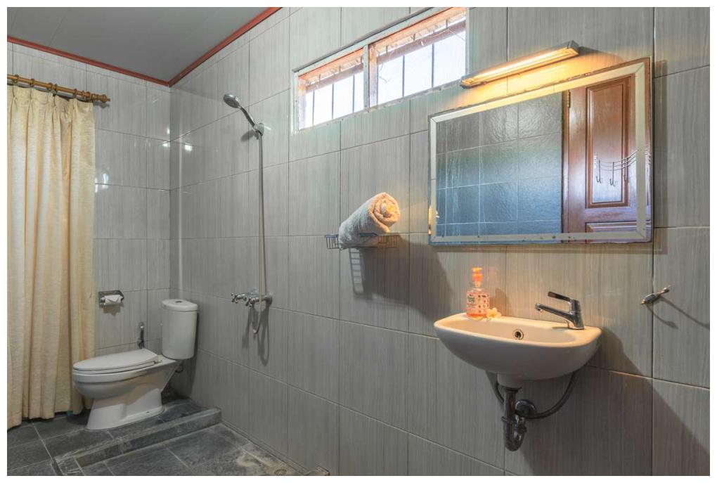 Villa Alera Bed Bath Room11