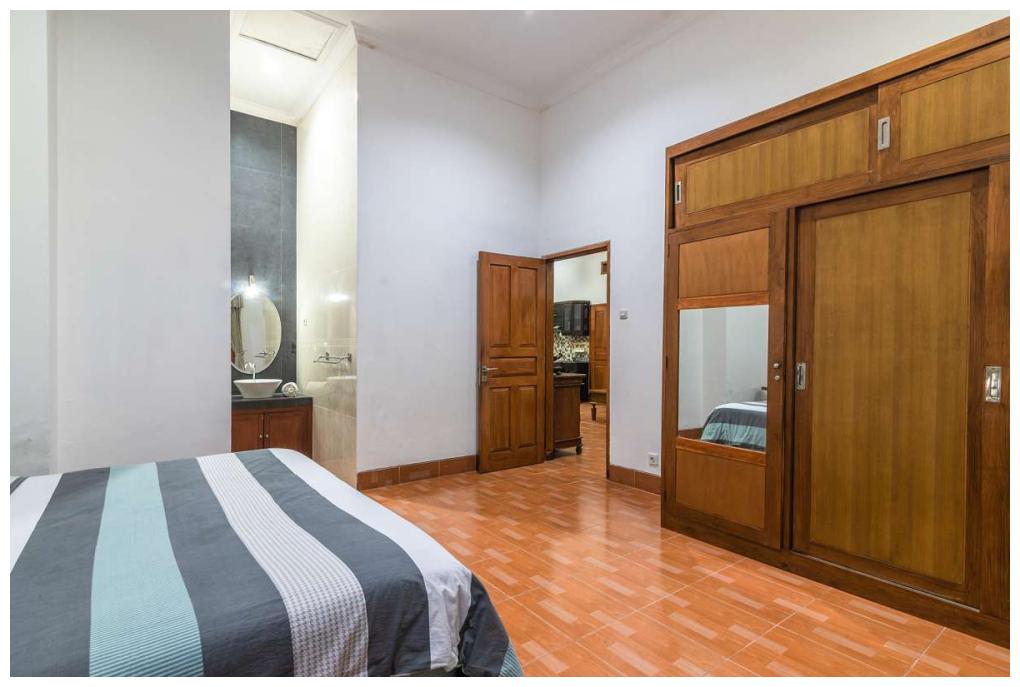 Villa Alera Bed Bath Room20