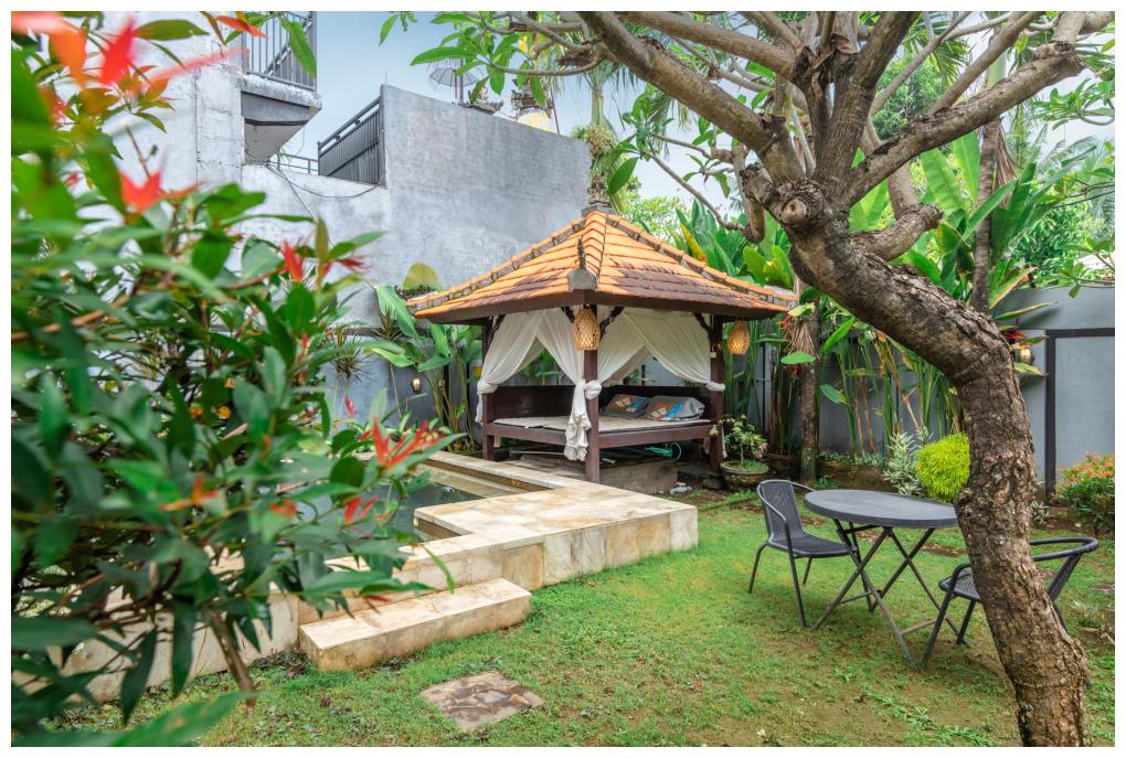 Villa Gunvia Rental Garden Bale