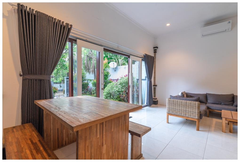 Villa Gunvia Rental Office Table