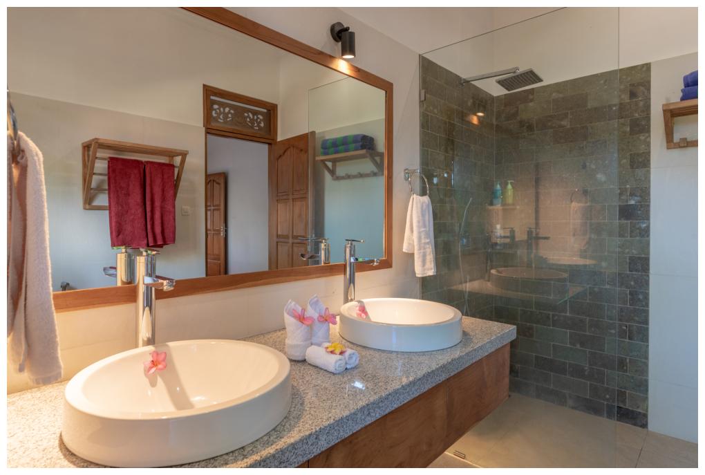 Villa Jintan Bathroom  Rik 5693