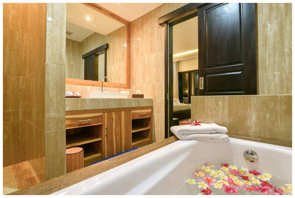 Villa Mozart Rental Bath
