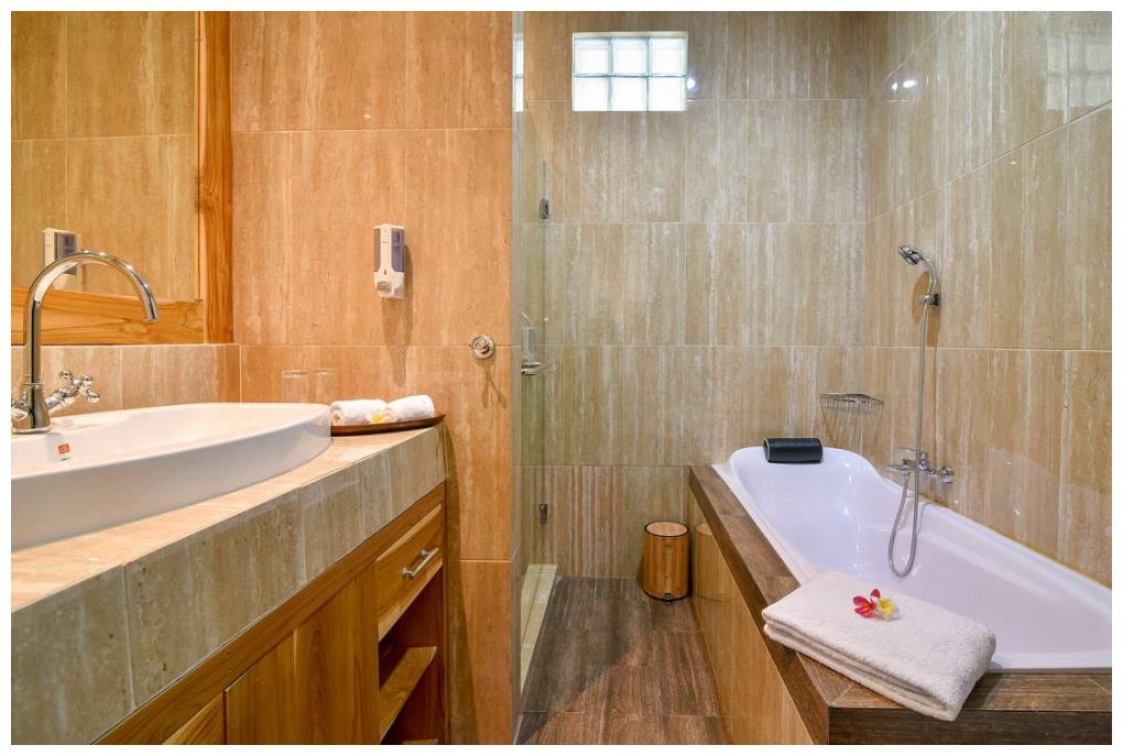 Villa Mozart Rental Bathroom