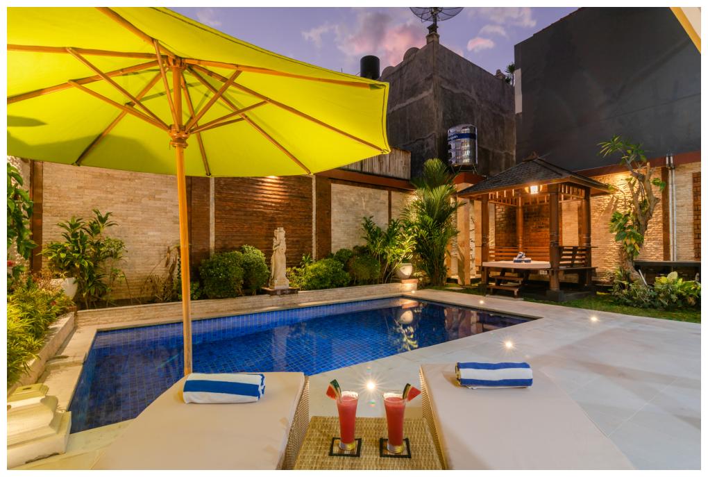 Villa Mozart Rental Pool Drinks