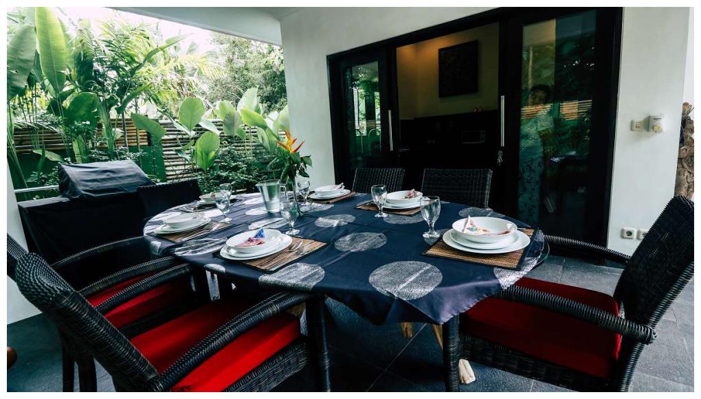Villa Silvana Lovina Terrace Dining