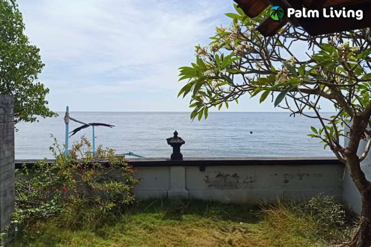 Beachfront Villa in Lovina, North Bali For Sale