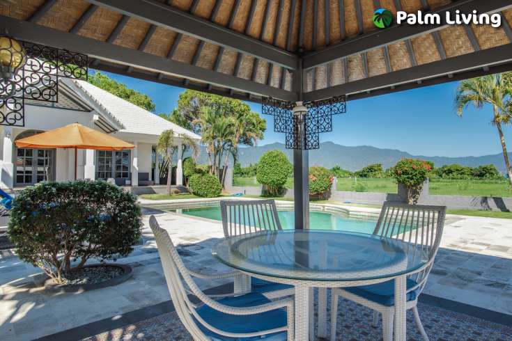 Villa for Sale with Stunning Views