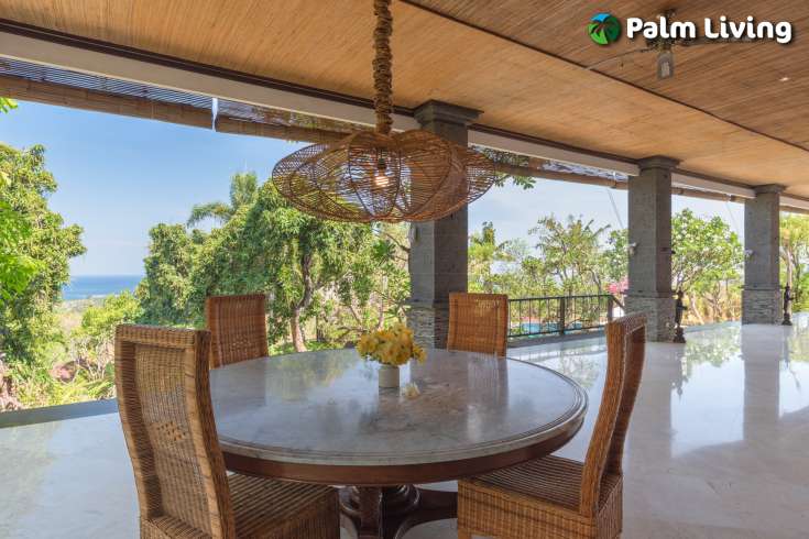 Spacious Hillside Villa in Kayuputih