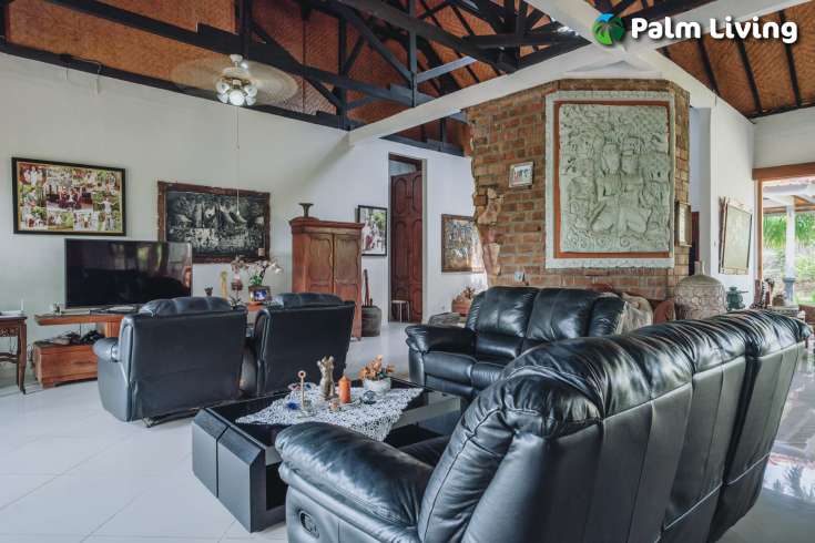 Spacious Garden Villa for Sale