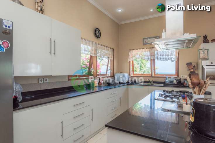 Rare Beachfront Villa in Dencarik