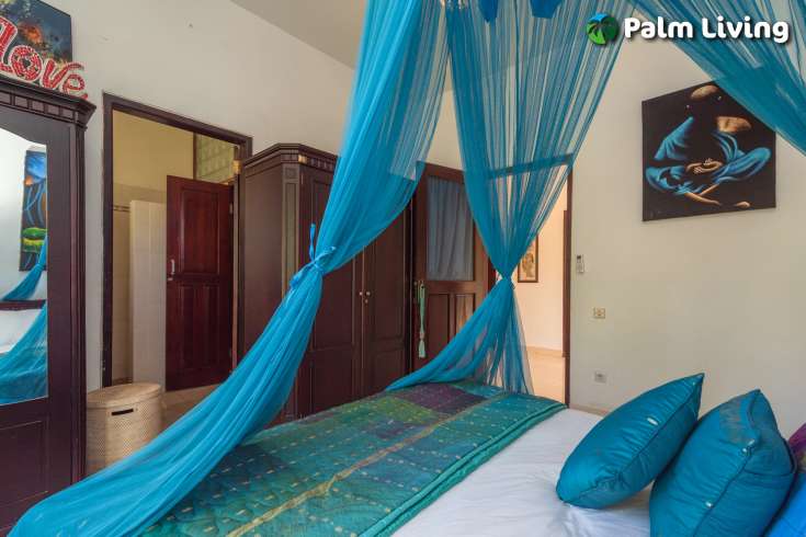 Tasteful Beachfront Villa with Guest House