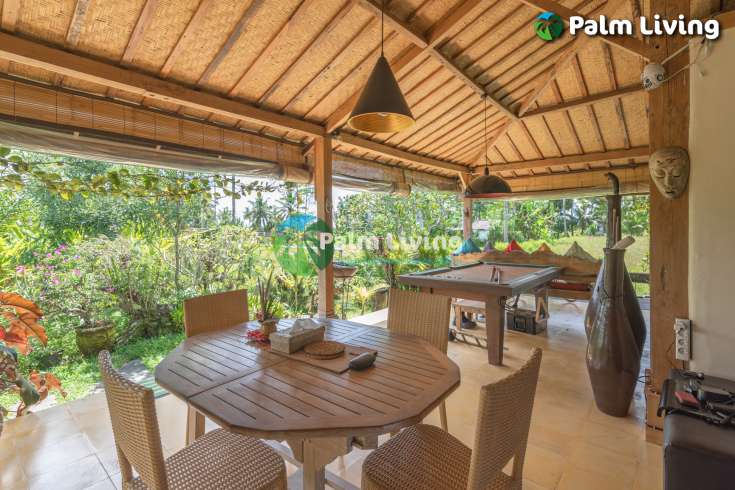 Guesthouse for Sale in Rice Fields