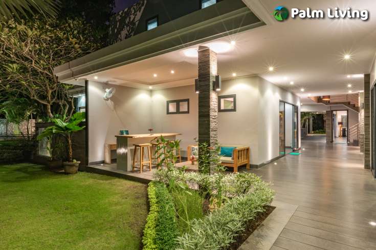 Luxury Villa Built on Large Land Plot