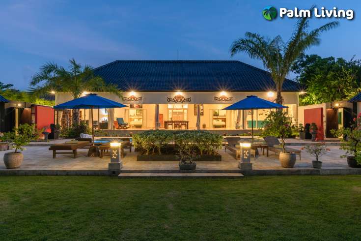 Beachfront villa with two joglo for sale