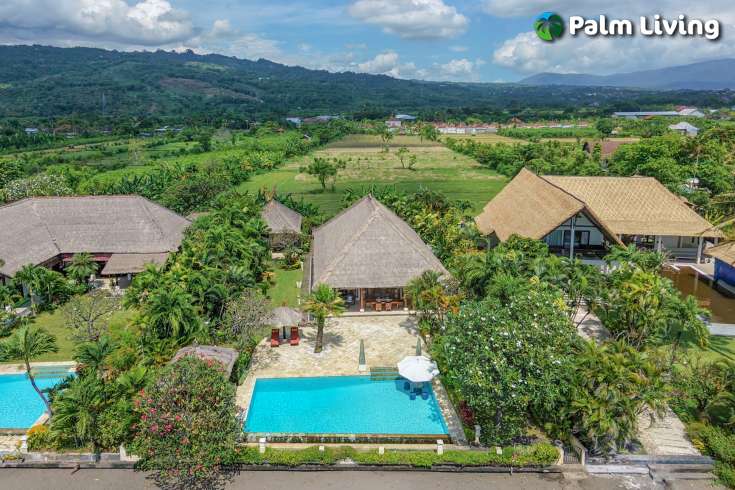 Villa on the Beach with Guest House