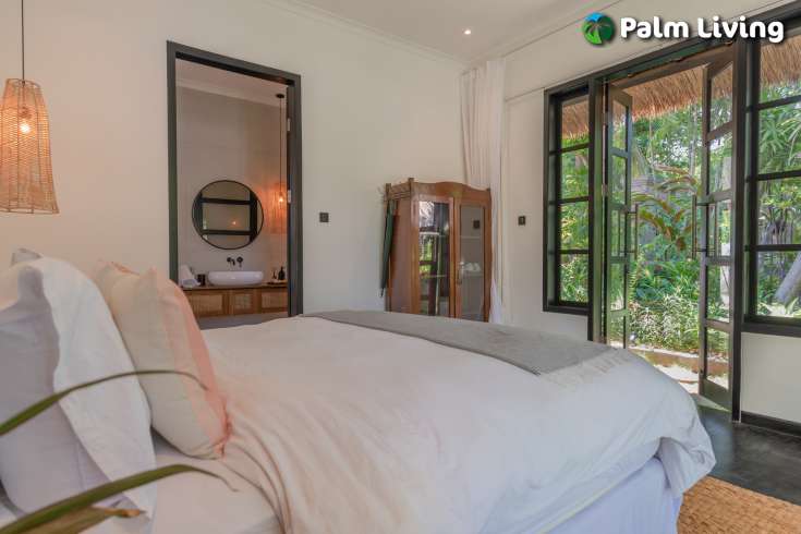 Absolute Beachfront Villa - Center Lovina