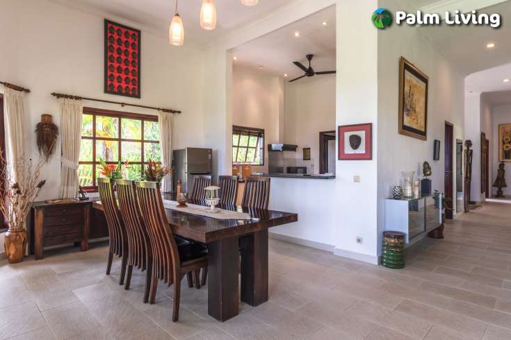 Beautiful Five Bedrooms Beachfront Villa