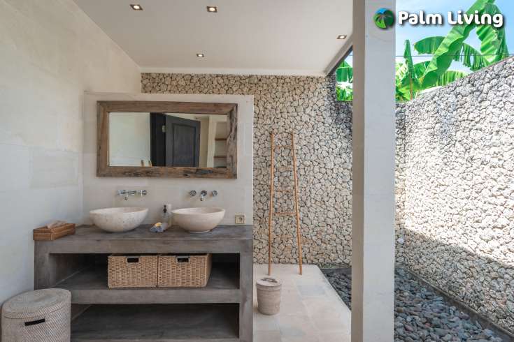A Dream Villa with Beautiful Garden