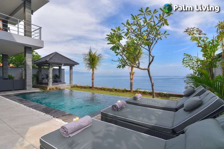 Beachfront  Villa Nearby Lovina
