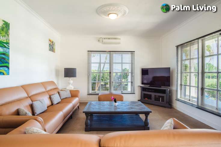 Villa for Sale with Stunning Views