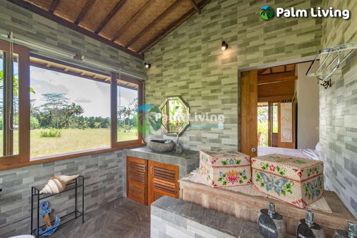 Guesthouse for Sale in Rice Fields