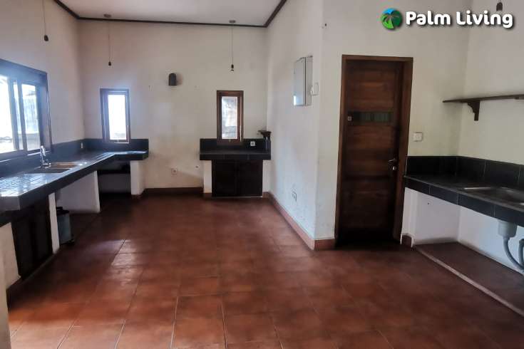 House & Restaurant For Sale