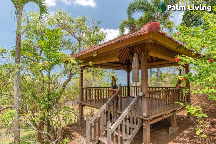 Spacious Hillside Villa in Kayuputih