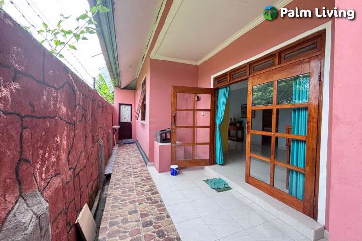 Minimalist House for Sale in Central Lovina