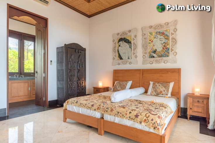 Spacious Hillside Villa in Kayuputih