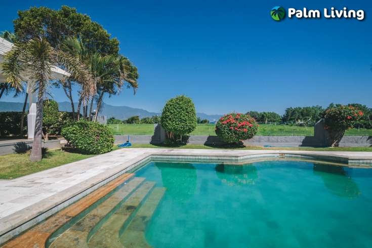 Villa for Sale with Stunning Views