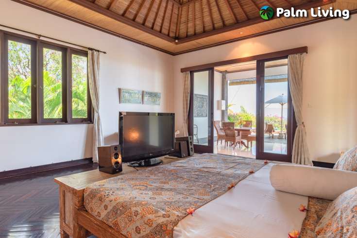 Spacious Hillside Villa in Kayuputih