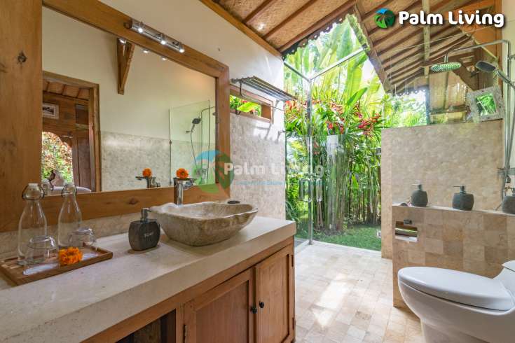 Guesthouse for Sale in Rice Fields