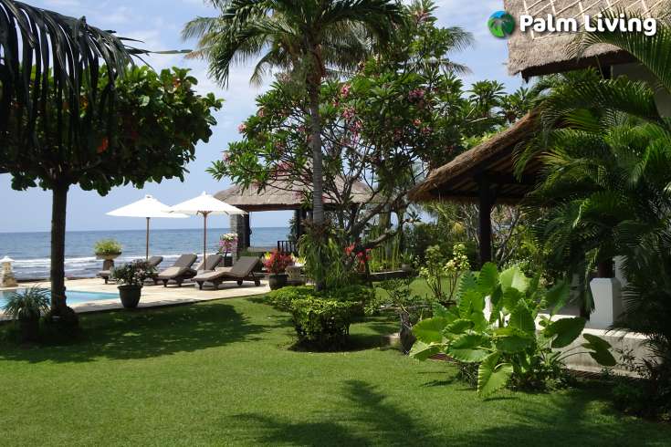 Spacious Beachfront Villa for Sale in Dencarik