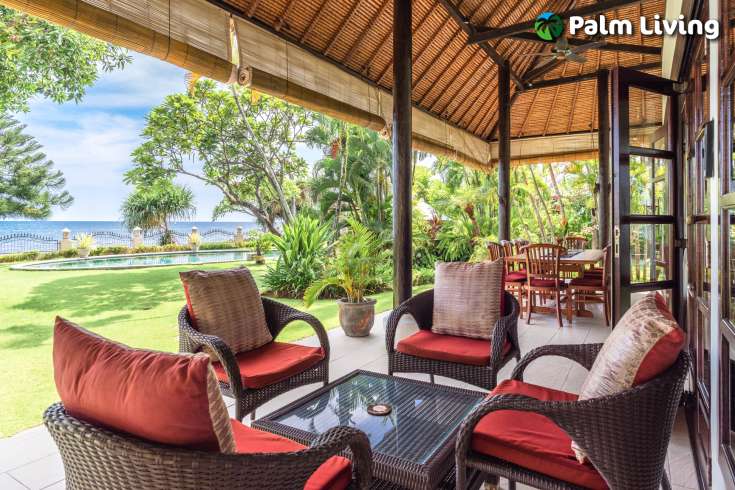 Beautiful Five Bedrooms Beachfront Villa