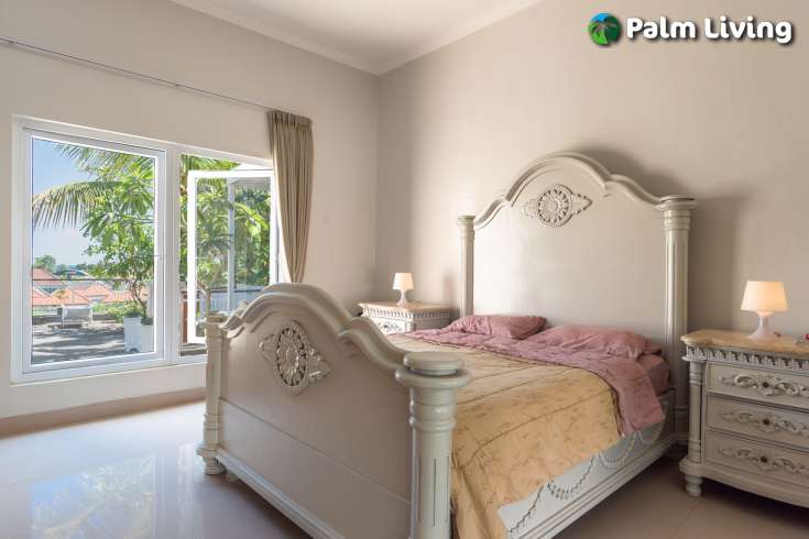 Cozy Two Bedroom House with Pool