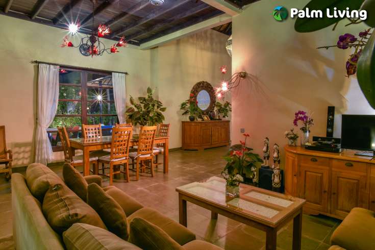 Luxury Balinese Beachfront Villa Dencarik
