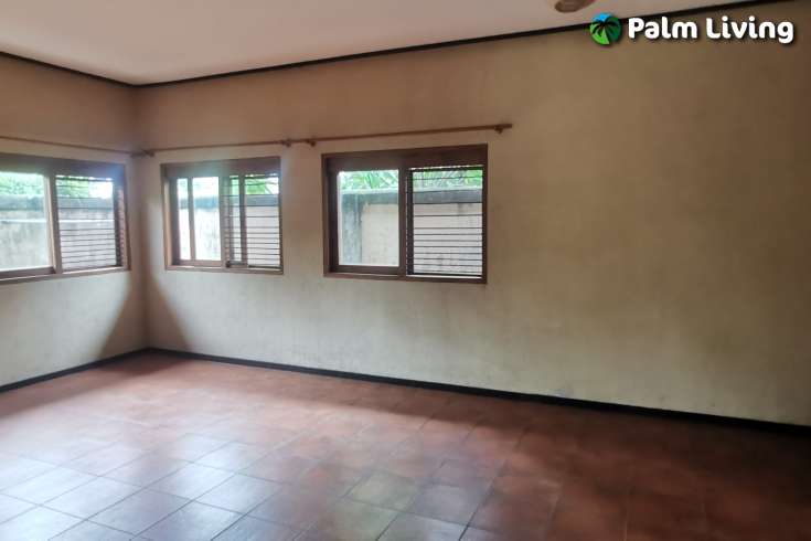 House & Restaurant For Sale