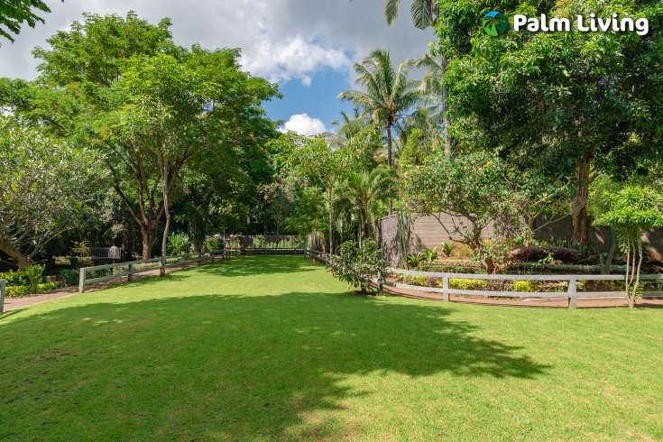 Luxury Villa Built on Large Land Plot
