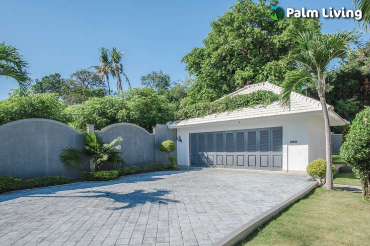 Villa for Sale with Stunning Views