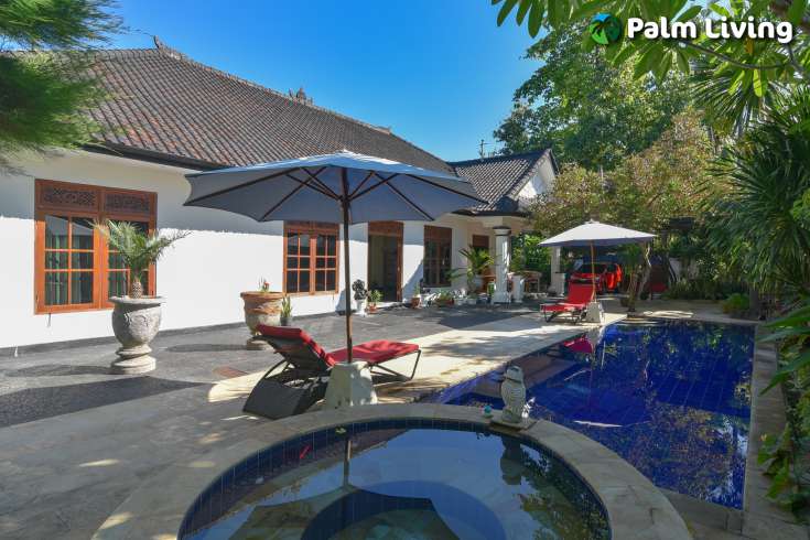 A Lovely Villa With Pool