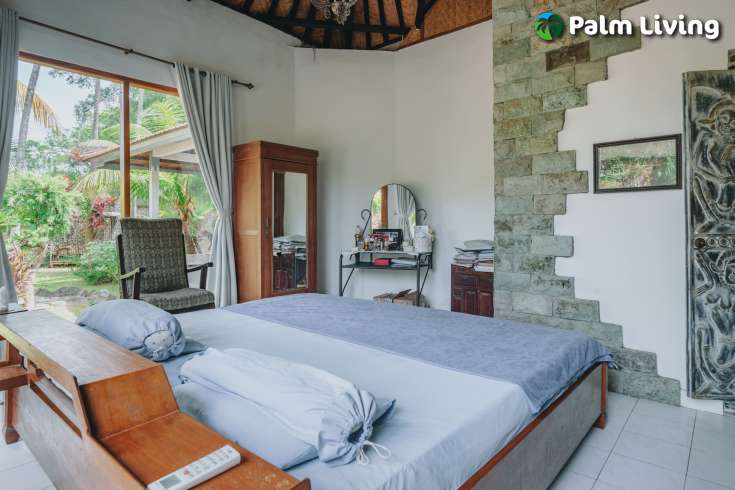 Spacious Garden Villa for Sale