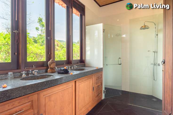 Spacious Hillside Villa in Kayuputih