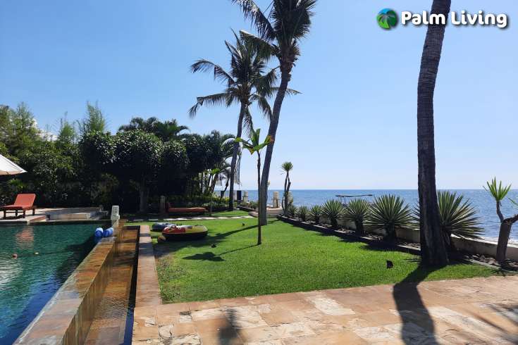 Beachfront Tropical Garden Villa