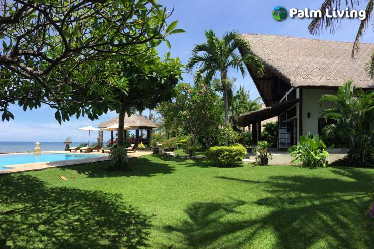 Spacious Beachfront Villa for Sale in Dencarik