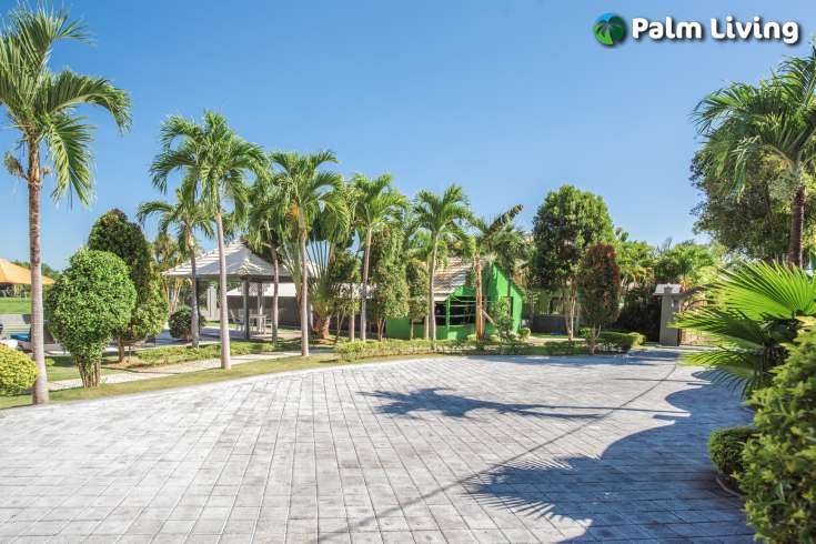 Villa for Sale with Stunning Views