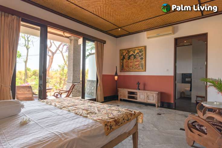 Spacious Hillside Villa in Kayuputih