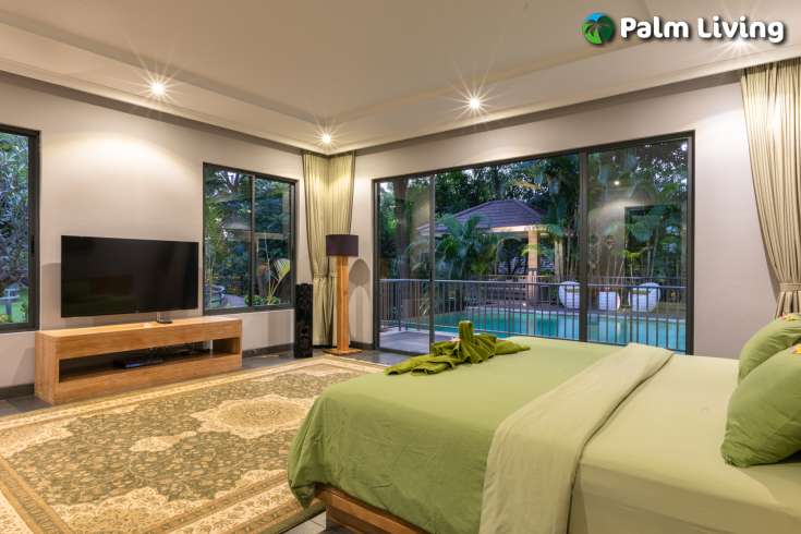 Luxury Villa Built on Large Land Plot