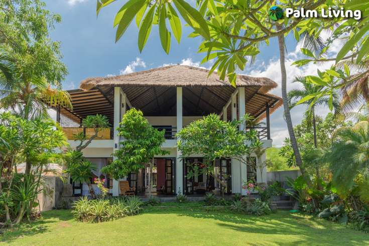 Absolute Beachfront Villa - Center Lovina