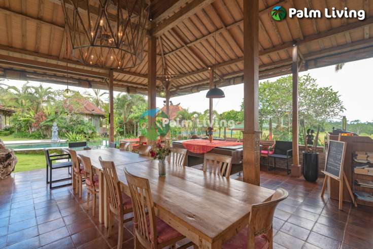 Guesthouse for Sale in Rice Fields